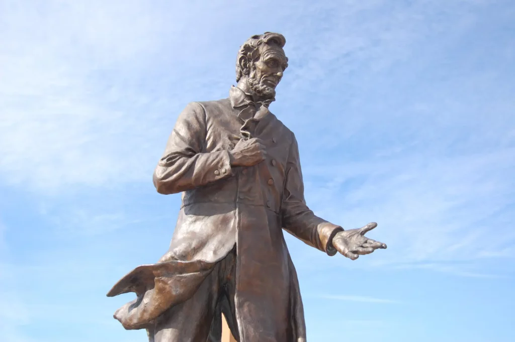 Statue vs. Stature vs. Statute